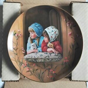 1983 "Sunday Best" by Sandra Kuck 9 1/4" Collector's Plate 04224!!